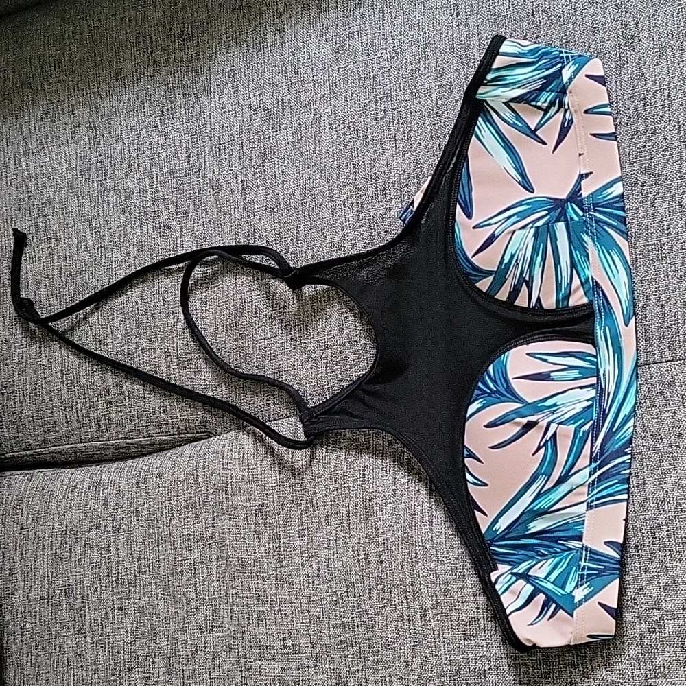 🤍🍧[ VS PINK ] Mesh High Neck Bikini Top